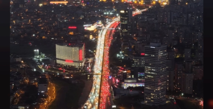 İstanbul'da ara tatil trafiği: Yoğunluk yüzde 87'ye fırladı!