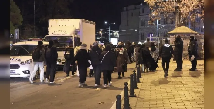 İstanbul'da Gazze için büyük dayanışma: Galata Köprüsü'ne erken saatlerde akın
