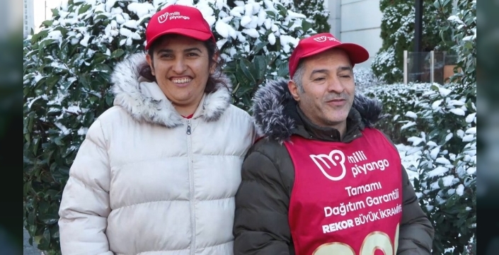 İstanbul'da gezici bayiden şans patlaması: 266 milyonluk ikramiye satıcıyı da coşturdu