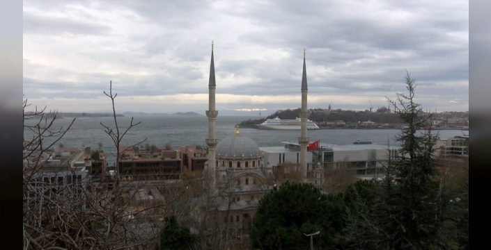 İstanbul'da lodos etkisi: Deniz seferleri iptal edildi
