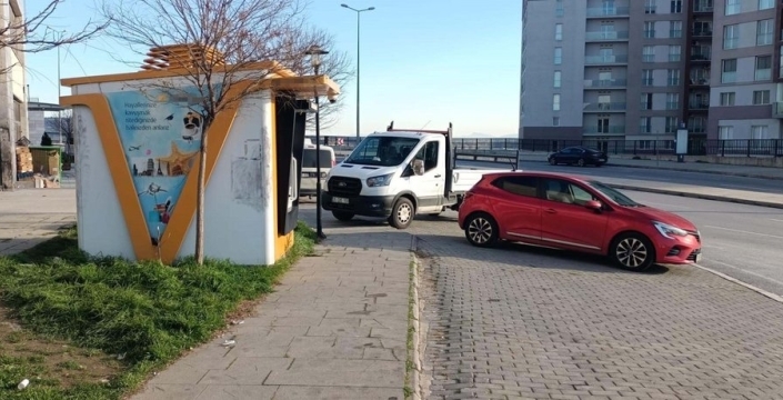 İzmir'de banka aracı soygunu: 13 milyon lira gasp edildi, 8 kişi tutuklandı