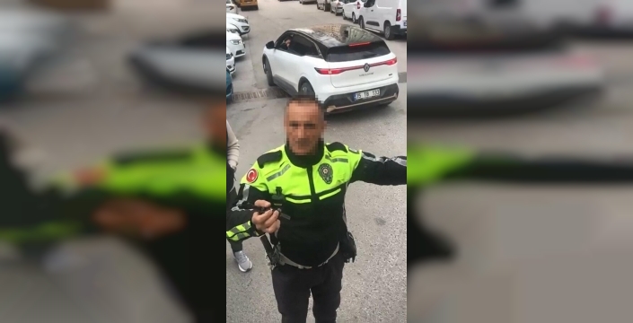 İzmir'de polise meydan okuyan sürücüye şok ceza!