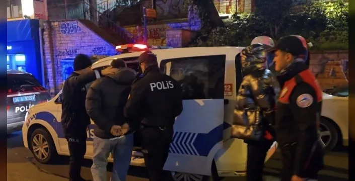 Kadıköy'de huzur uygulaması: 2 şüpheli uyuşturucu suçundan gözaltına alındı