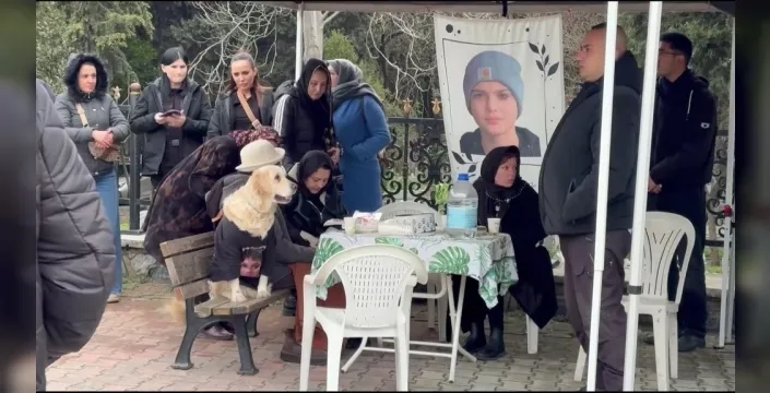 Kadıköy'de kaybettiğimiz Matia Ahmet Minguzzi mezarı başında anıldı; Atlas'ın ailesi de acıda yalnız bırakmadı