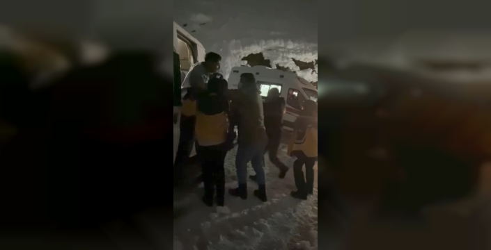 Kar esareti altındaki mezrada soba zehirlenmesi: 12 kişiye ulaşmak 3 saat sürdü