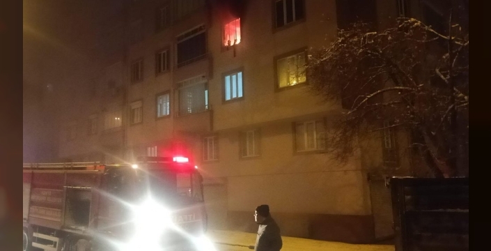Konya'da gece yarısı evi alevlere teslim etti: 6 kişi etkilendi