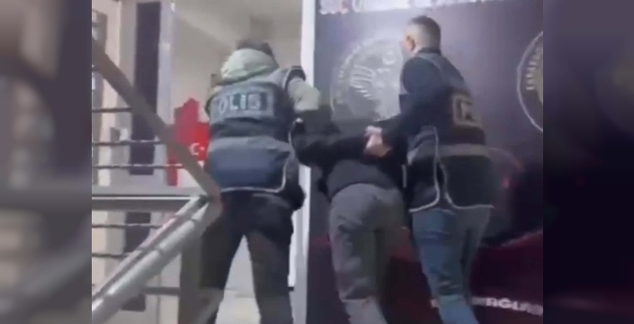 Kümeste saklanan firari hükümlü, öksürük sesiyle polise yakalandı
