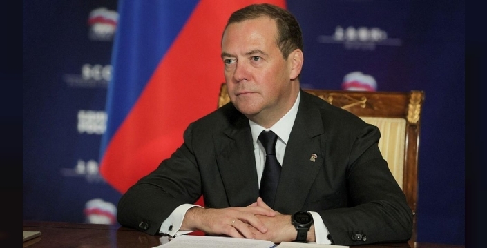 Medvedev'den Trump'a tarihi suçlama: Grönland'ı ilhak ederek tarihe geçmek istiyor!