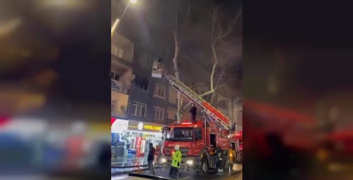 Niğde'de apartman yangını: Üçüncü kattaki dairede çıkan alevler, itfaiyenin müdahalesiyle kontrol altına alındı