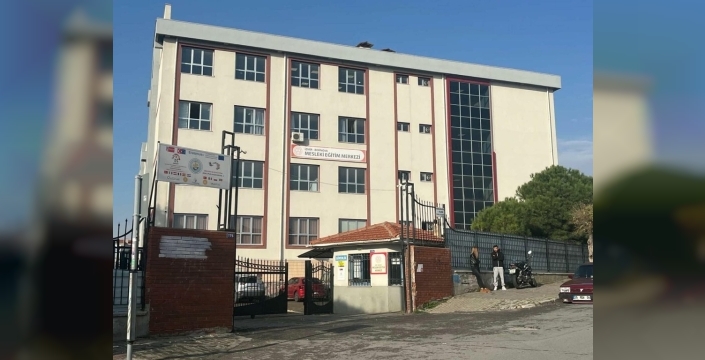 Öğrencileri evine temizliğe götüren öğretmene 'insan ticareti' şoku