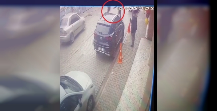 Öğretmene şok saldırı: Eski öğrenci velisi darp edip silahla ateş etti