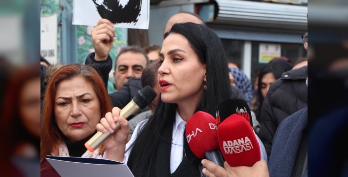 Okul önünde dehşet: Eski öğrenci velisi öğretmeni önce dövdü, sonra silahla taradı!