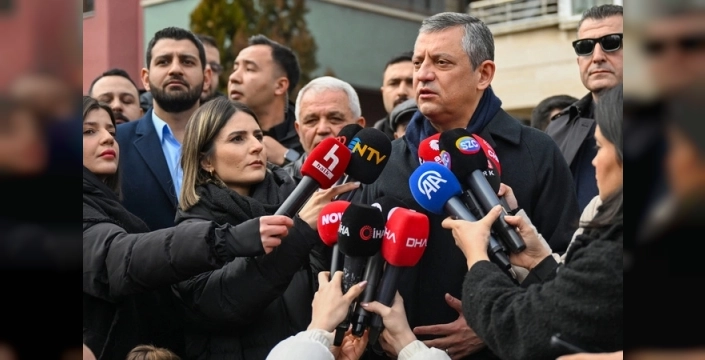 Özgür Özel'den Uğur Mumcu anması: 'Duvarları yıkmaya kararlıyız