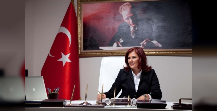 Özlem Çerçioğlu, CHP Genel Başkanı Özgür Özel hakkında suç duyurusunda bulundu