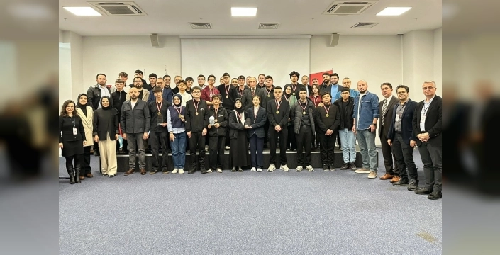 RoboBursa'da zafer heyecanı: Çek Cumhuriyeti'ne uzanan şampiyonlar belli oldu!