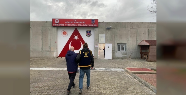 Şantajcı eski emniyet amiri, para üstünde yakalandı!