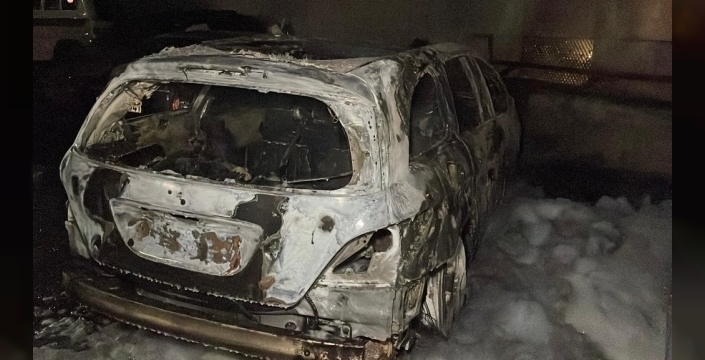 Sarıyer'de otoparkta yangın: 5 otomobil kül oldu