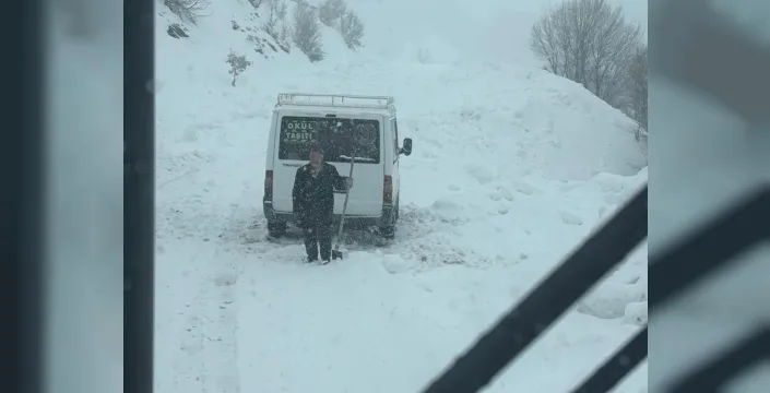 Şirvan'da tipi öğrencileri yolda bıraktı, ekipler seferber oldu