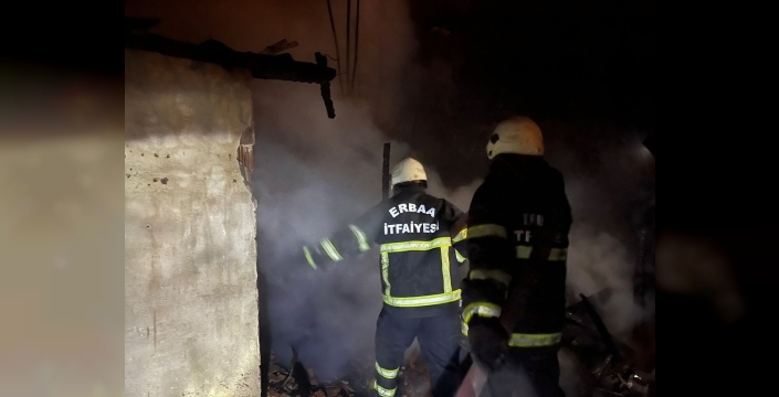 Tokat'ta tek katlı ev alevlere teslim oldu