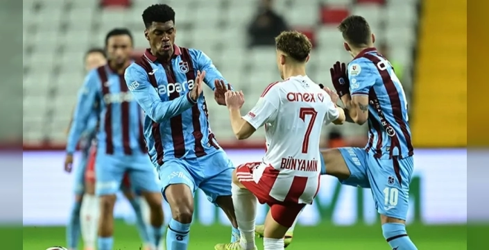 Trabzonspor, Antalya'da penaltı kaçırarak 3 puanı tepti