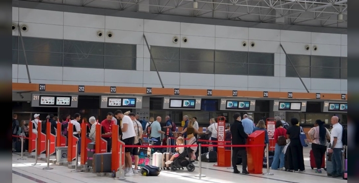 Türkiye'nin turizm geliri 2025'te rekor kırarak 65 milyar doları aştı