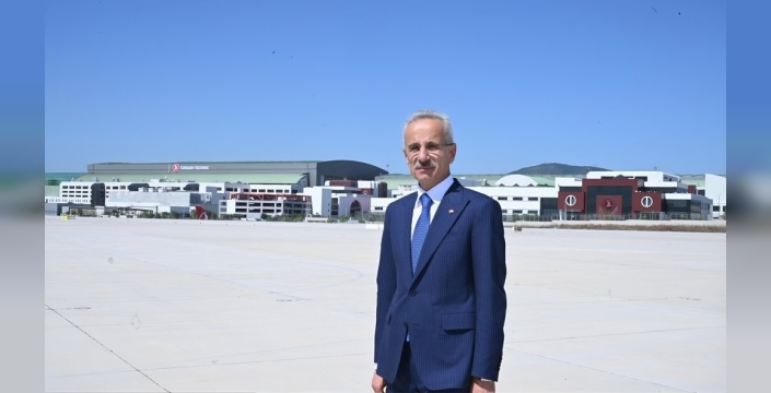 Ulaştırma Bakanı Uraloğlu: Tarihin en yüksek günlük transit uçuş sayısına ulaştık
