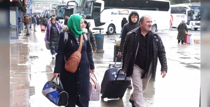 Yarıyıl tatili başladı, 15 Temmuz Demokrasi Otogarı'nda yoğunluk yaşanıyor