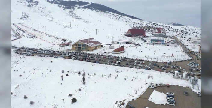 Yıldız Dağı Kayak Merkezi'nde sömestir tatili yoğunluğu