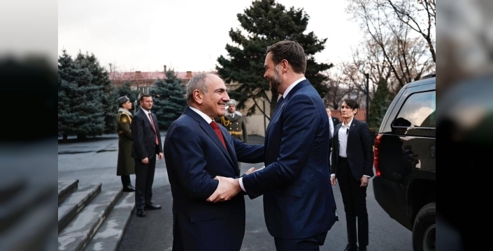 ABD Başkan Yardımcısı Vance, Ermenistan'da tarihi ziyaret gerçekleştirdi ve barış sürecine destek verdi