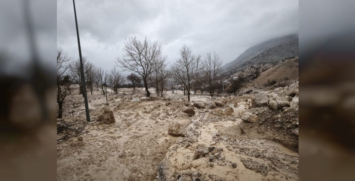 Adıyaman'da heyelan riski nedeniyle iki ev tahliye edildi