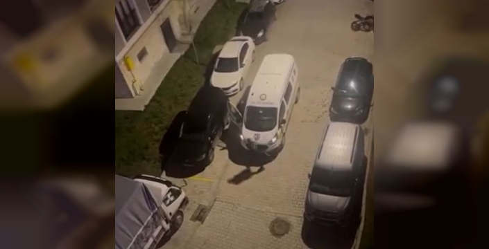 Akılalmaz intikam: Akrabasının aracına tüfekle saldırdı, lastiklerini biçti!