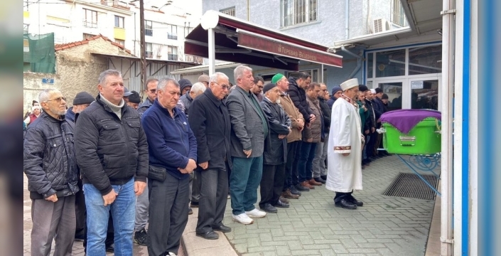 Antalya'daki otobüs kazasında hayatını kaybeden iki Eskişehirli, memleketlerinde gözyaşlarıyla toprağa verildi
