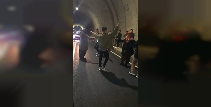 Asker eğlencesi konvoyuyla tüneli kapatanlara 45 bin lira ceza kesildi