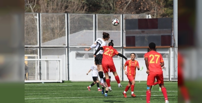 Auran Kayseri Kadın Futbol Kulübü, Süper Lig'e yükselerek tarihi bir başarıya imza attı