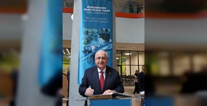 Bakan Güler, Özdemir Bayraktar belgeselinin gösterimine katıldı