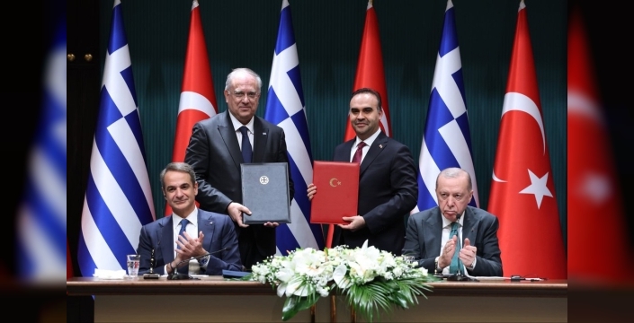 Bakan Kacır, Yunan mevkidaşı ile iş birliği görüşmesi yaptı