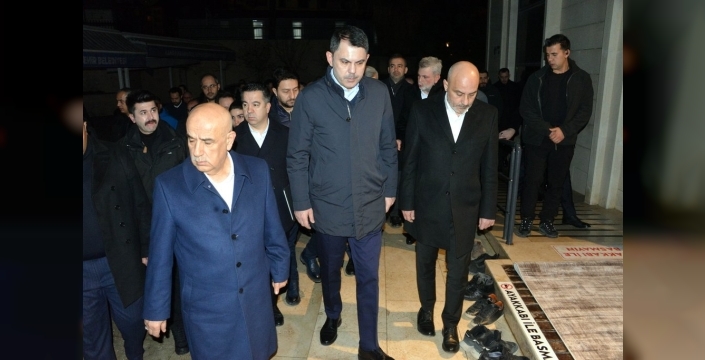 Bakan Kurum'dan deprem bölgesi için güçlü mesaj: '11 ili ayağa kaldırmak için gece gündüz çalışıyoruz