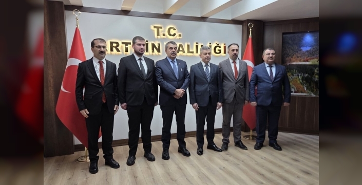 Bakan Tekin: 168 kişinin imzaladığı metin için suç duyurusunda bulunacağız