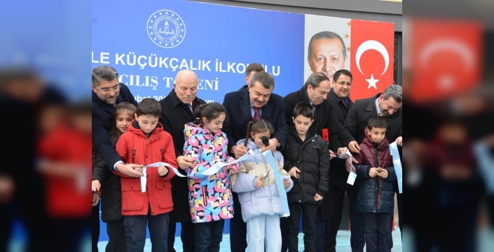 Bakan Tekin, Erzurum'da 12 derslikli yeni okulun açılışını yaptı: "Eğitimde yatırımlarımız sürüyor