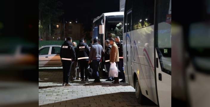 Buca'da rüşvet operasyonu: 26 şüpheli adliyeye sevk edildi