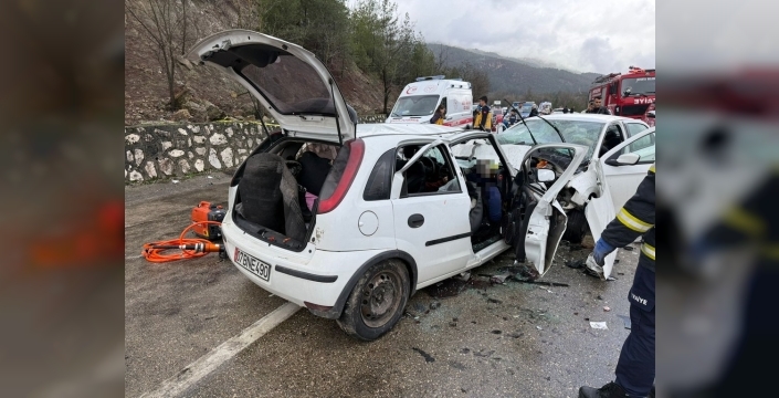 Burdur'da feci kaza: 6 ölü, 6 yaralı