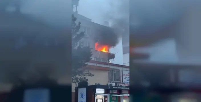 Bursa'da elektrikli ısıtıcı faciaya yol açtı: 1 daire küle döndü