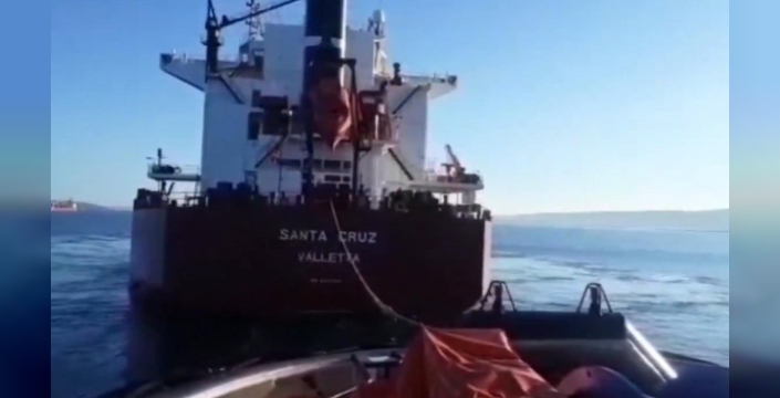 Çanakkale Boğazı’nda korkutan arıza: Dev gemi römorkörlerle kurtarıldı!