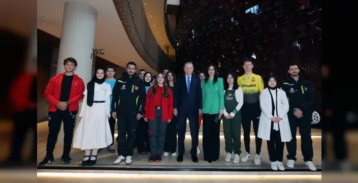 Cumhurbaşkanı Erdoğan, gençlere yüksek sorumluluk bilinciyle seslendi