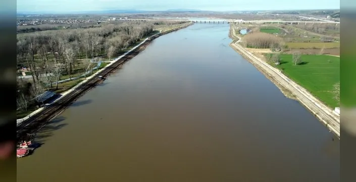 Edirne'de Meriç Nehri yeniden kabardı, 'sarı alarm' verildi