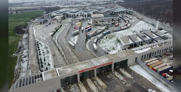 Hamzabeyli Sınır Kapısı'nda 11 kilometre TIR kuyruğu oluştu