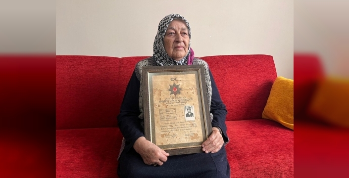 İçişleri Bakanı Yerlikaya'dan Vefat Eden Emekli Polise Duygusal Vefa