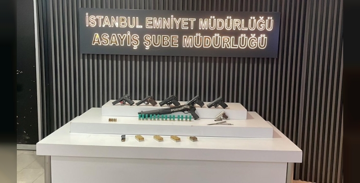 İstanbul merkezli operasyon: 40 gözaltı adliyeye sevk edildi