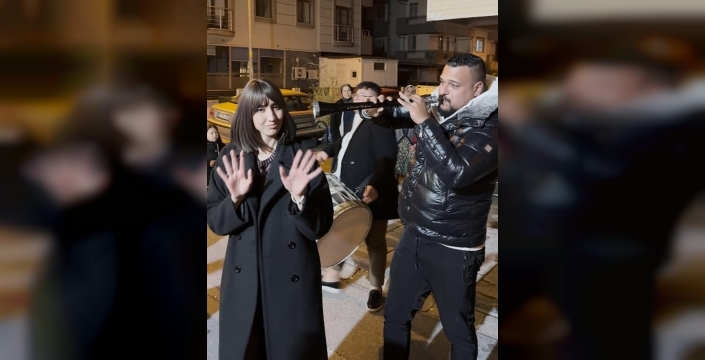 Kanseri Yenen İzel Öğretmen İçin Davul Zurna Eşliğinde Coşkulu Kutlama