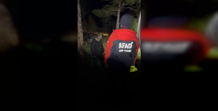 Kaybolan zihinsel engelli vatandaş 20 saat sonra ormanda sağ olarak bulundu!